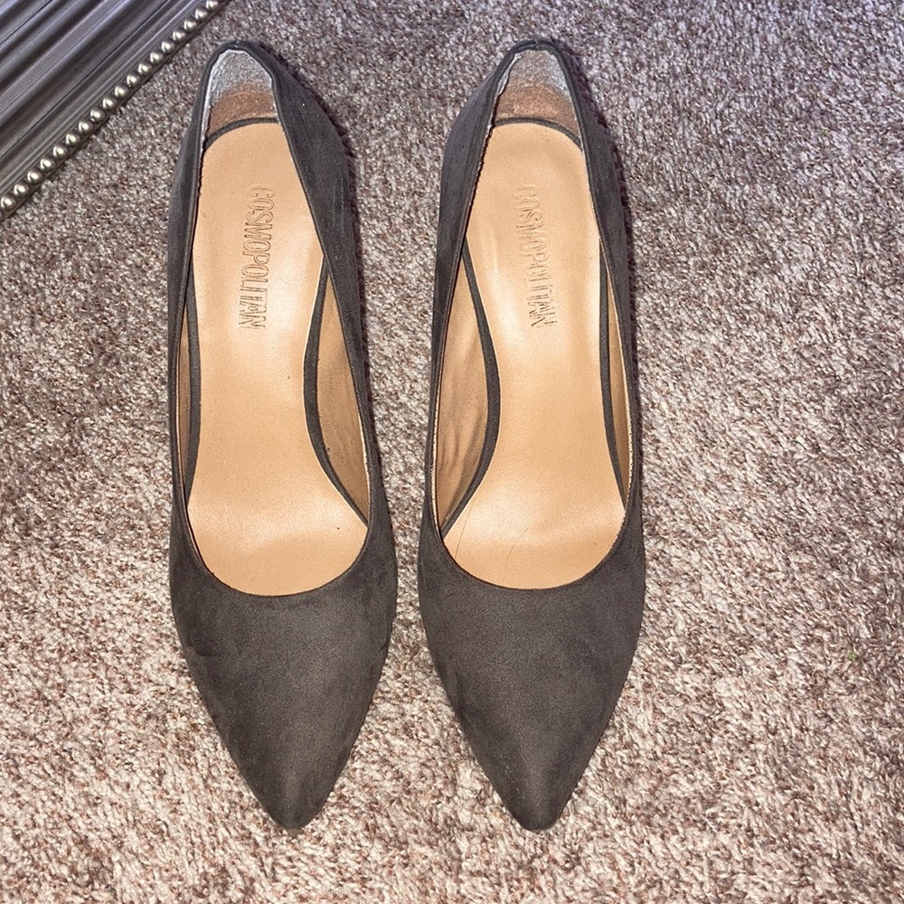 COSMOPOLITAN POINT TOE HEELS DARK GRAY